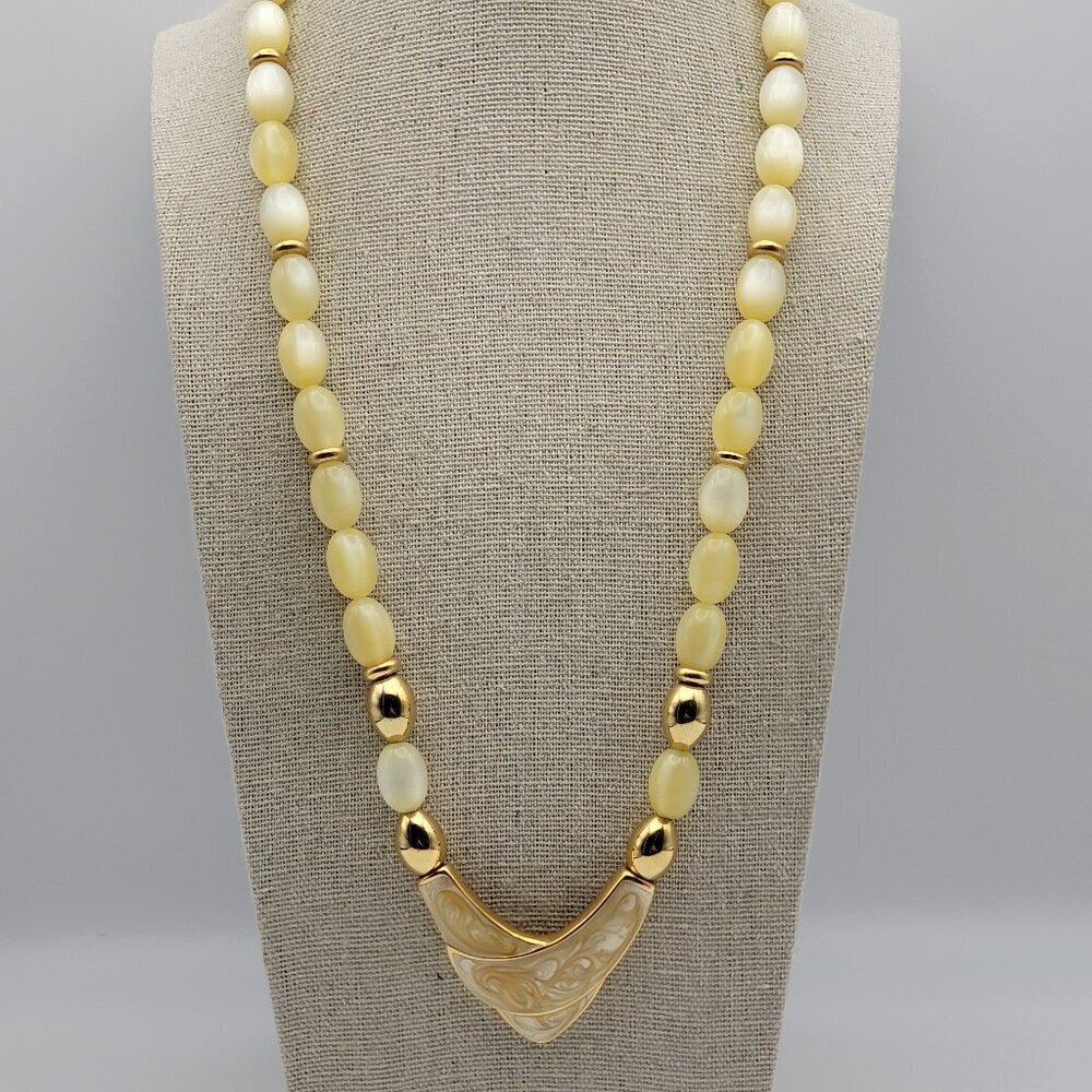 Vintage NAPIER Yellow Moonglow Lucite Beaded Necklace Gold Tone Beige Enamel 25" - Picture 2 of 12